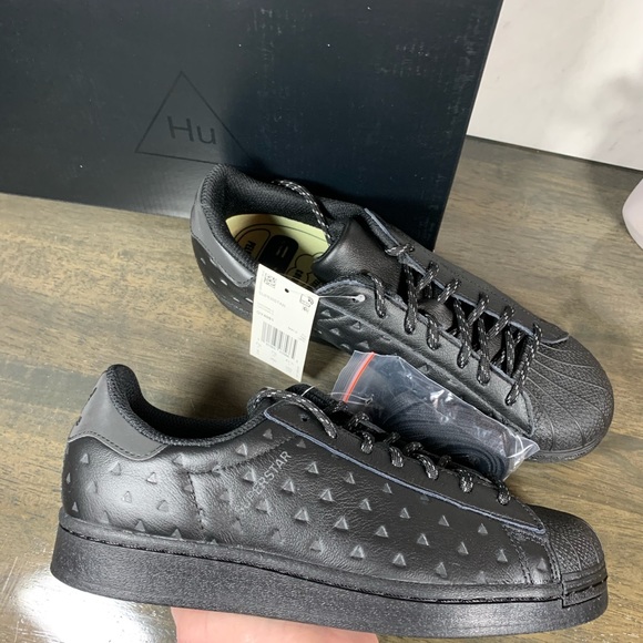 Pharrell Williams x adidas Superstar Triple Black - Picture 10 of 10